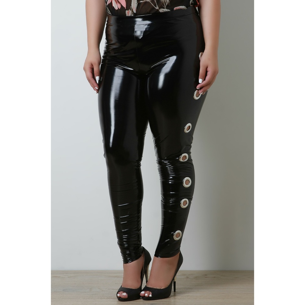 NEW1X-3X PLUS SIZE BLACK PU LEGGING - Picture 3 of 5